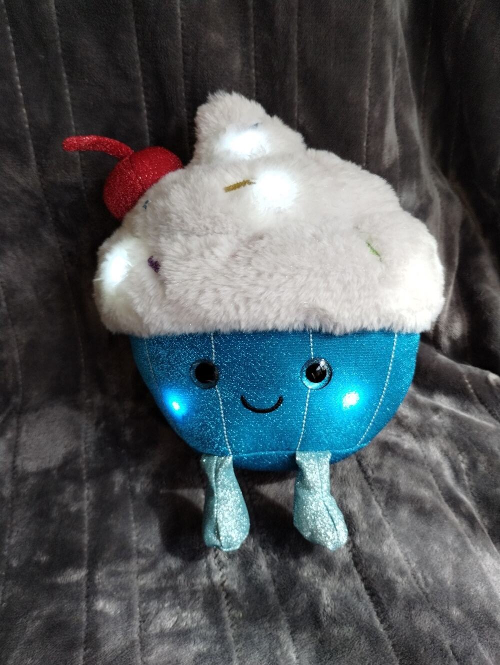 FAO Schwarz Blue Cupcake Plush Light Up Music Stuffed Animal Toy 11"
